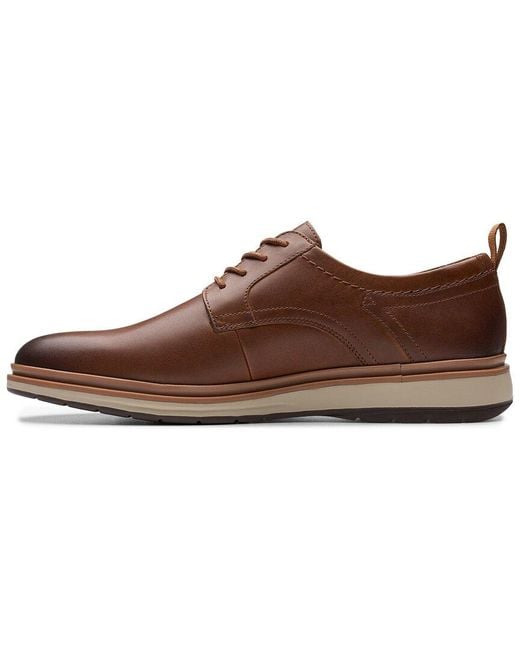Clarks Brown Chantry Lo Leather Shoe for men