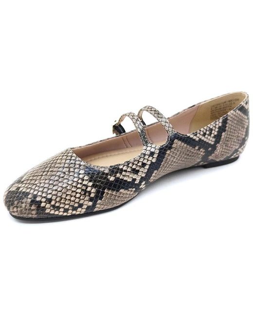 Kenneth Cole White Mackenzie Flat