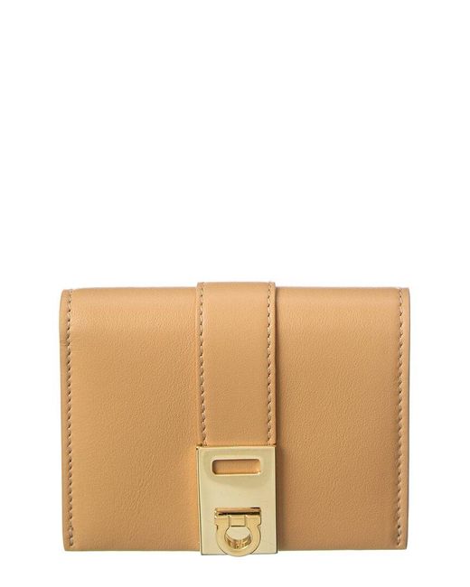 Ferragamo Ferragamo Hug Leather Compact Wallet in Natural | Lyst UK