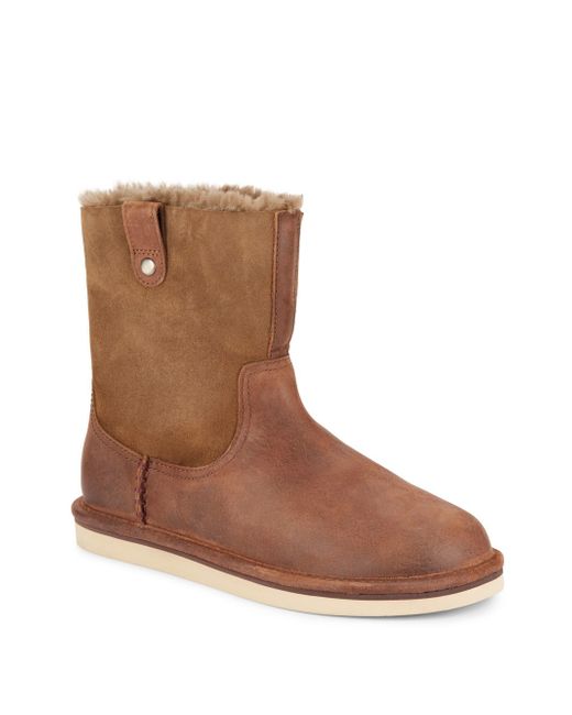 The Walking Company brings you the best comfort shoes, boots, clogs and sandals for women and men from around the world including Abeo, Dansko, Ecco, and more.
