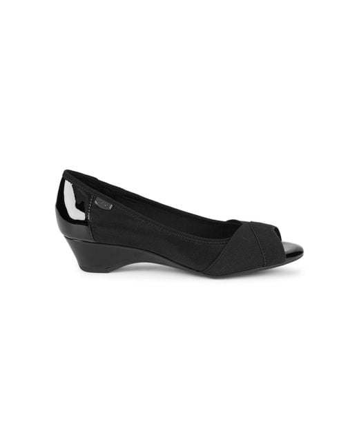 Anne klein online black wedge shoes