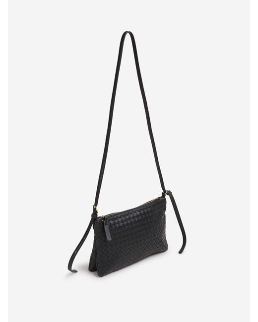 Bolso Pouch Medium Bottega Veneta de color White