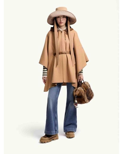 Capa Capucha Acolchada Moncler de color Natural