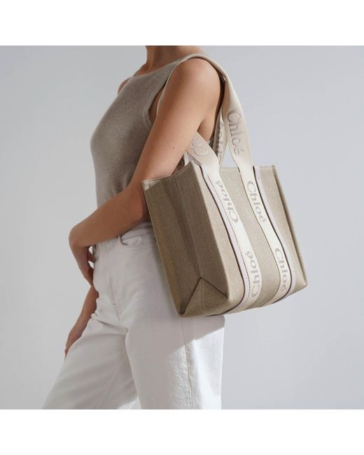 Chloé かごバッグ Wild Grey Chloé Woody Wild Grey Medium Tote Bag in Natural | Lyst