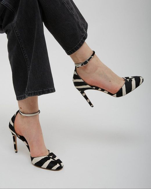 Ferragamo Maily 95 White And Black Sandals