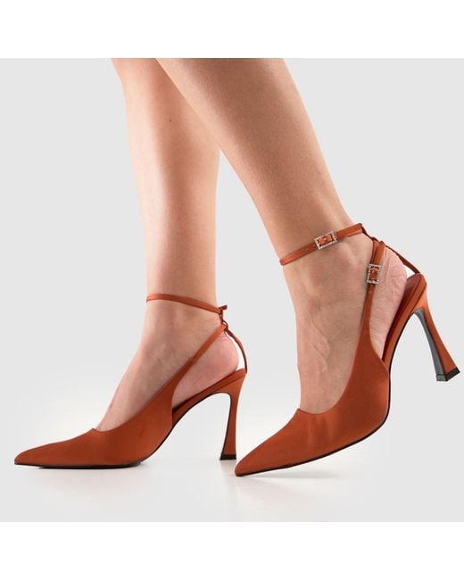 Schuh Red Sunday Court High Heels