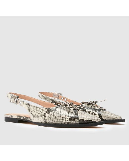 Schuh Multicolor Lorie Pointed Hardware Flats