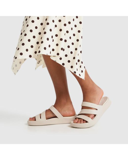 CROCSTM Natural Getaway Strappy Sandals