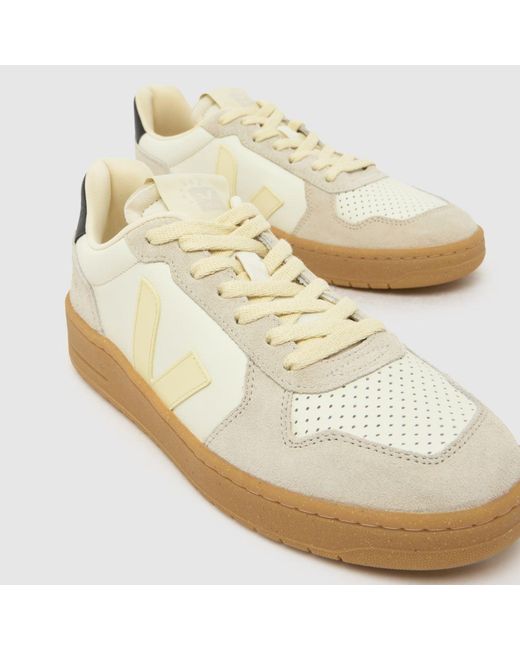 Veja Natural V-82 Trainers for men