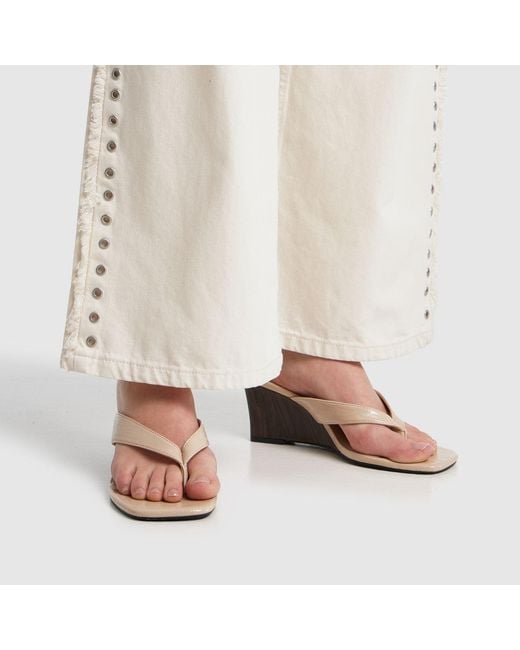 Schuh Brown Solomon Wedge Toe Post High Heels