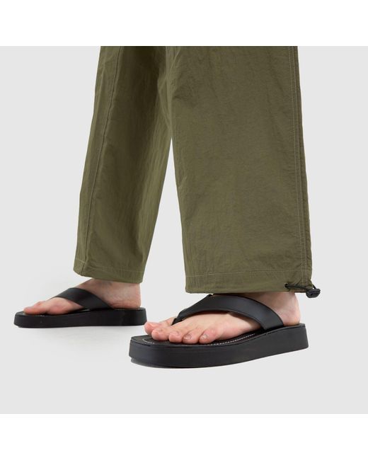 Schuh Black Tanisha Toe Post Sandals
