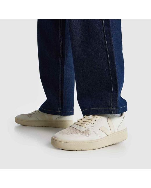 Veja Natural V-10 Trainers for men