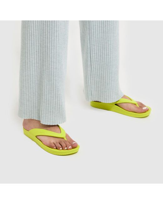 Reef Yellow Water Court Sandals In