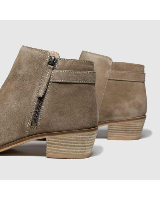 new balance lightweight running shoes