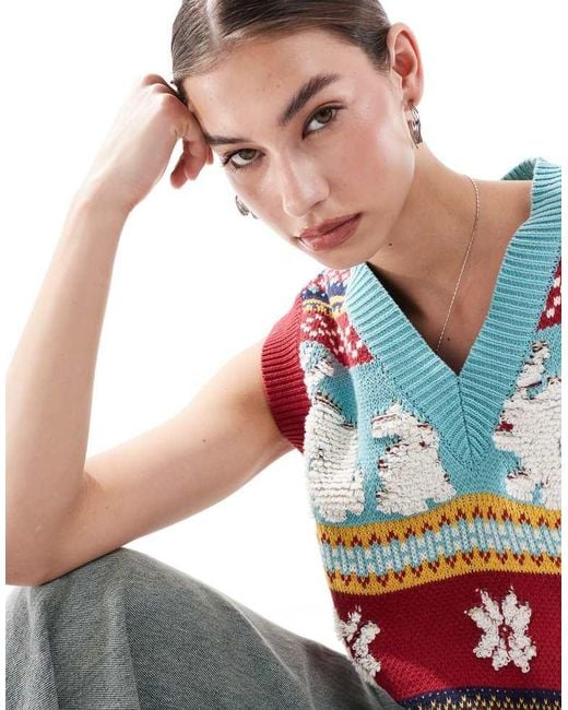 Urban Revivo White V-Neck Rabbit Intarsia Knitted Vest Top