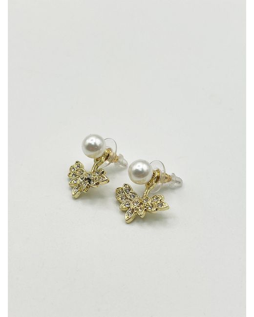 SVNX Metallic Pearl Leaf Earrings