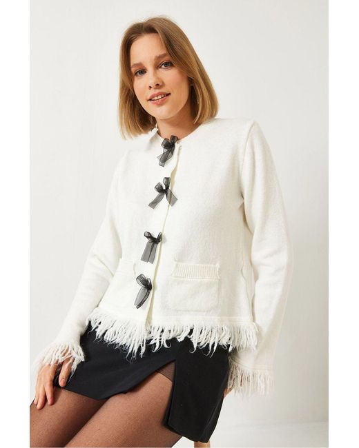 Bianco Lucci White Frilly Ribbed Knit Cardigan With Button Closure