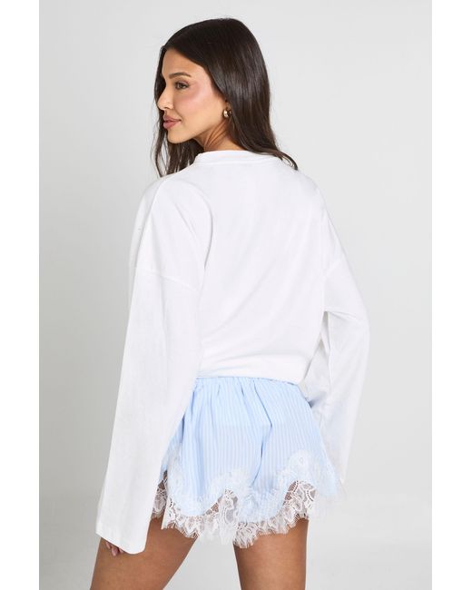 Boohoo White Lace Trim Stripe Flippy Shorts