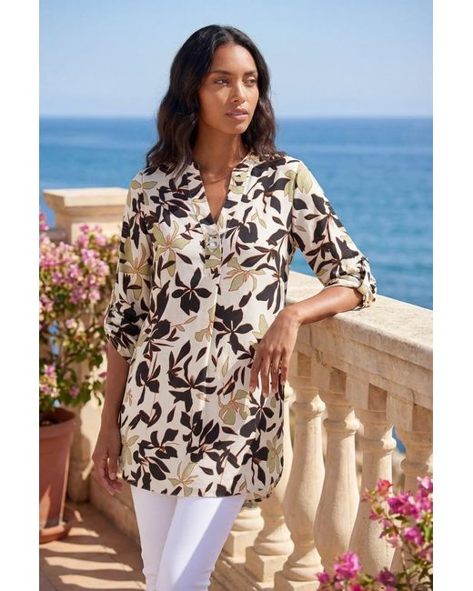Roman White Floral Buttoned V-Neck Top
