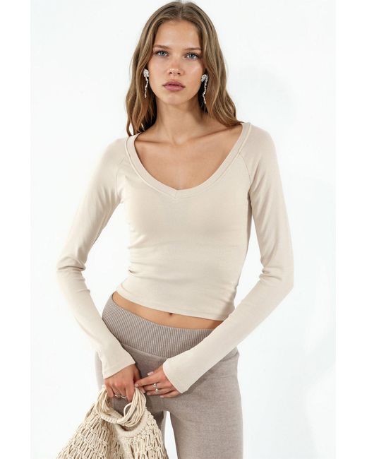 Busem White V-Neck Long Sleeve Fitted Blouse