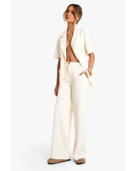 Boohoo White Tailored Woven Pleated Straight Leg Trousers