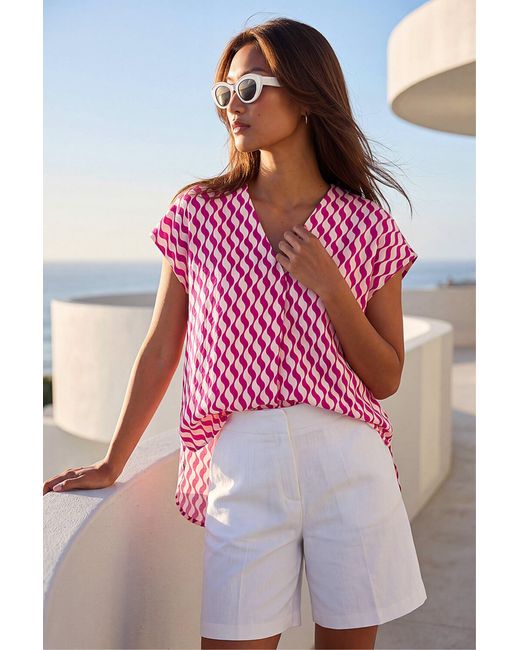 Roman Pink Wave Stripe Print V-Neck Top