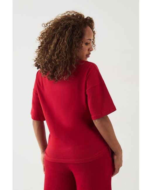 DSGN Studio Red Applique Embroidery Oversized Tee