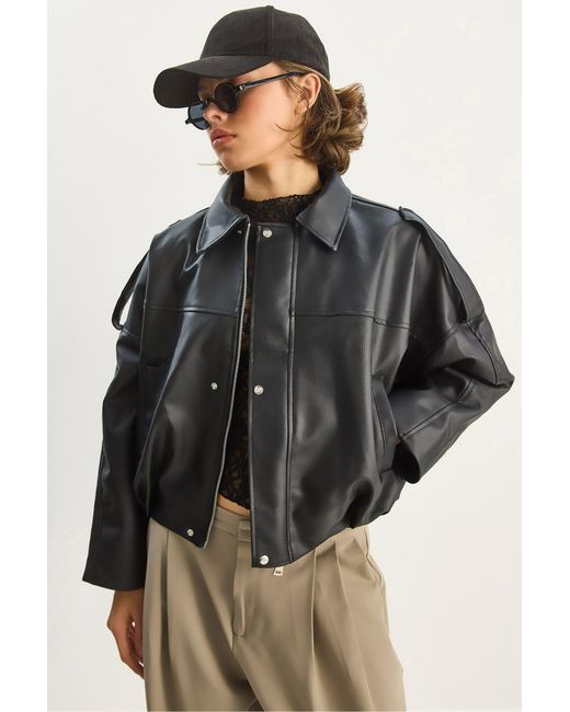 Bianco Lucci Black Oversized Faux Leather Crop Jacket With Zipper