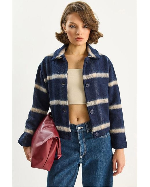 Bianco Lucci Blue Striped Textured Button-Front Cropped Jacket