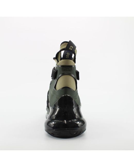 Jordan air latitude 720 black sales
