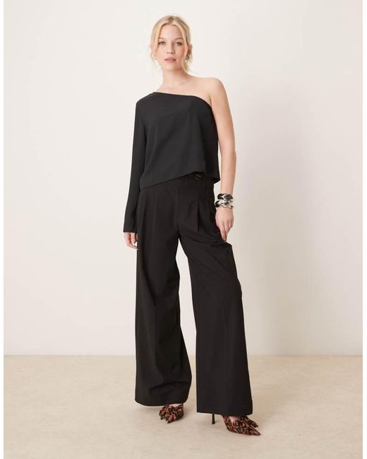 Vila Black One Shoulder Top