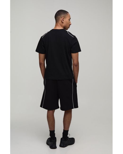 BoohooMAN Black Contrast Piping Panelled Regular Fit T-Shirt & Baggy Short Set for men