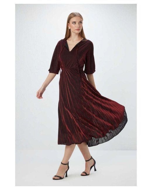 GUSTO Red Pleated Maxi Dress