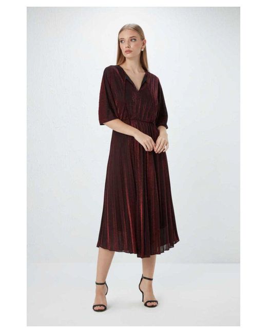 GUSTO Red Pleated Maxi Dress