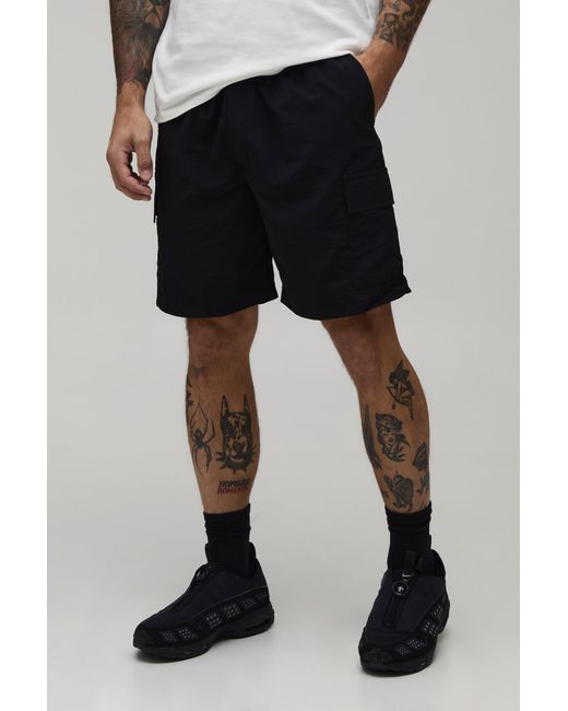 BoohooMAN Black Relaxed Fit Elasticated Nylon Cargo Shorts for men