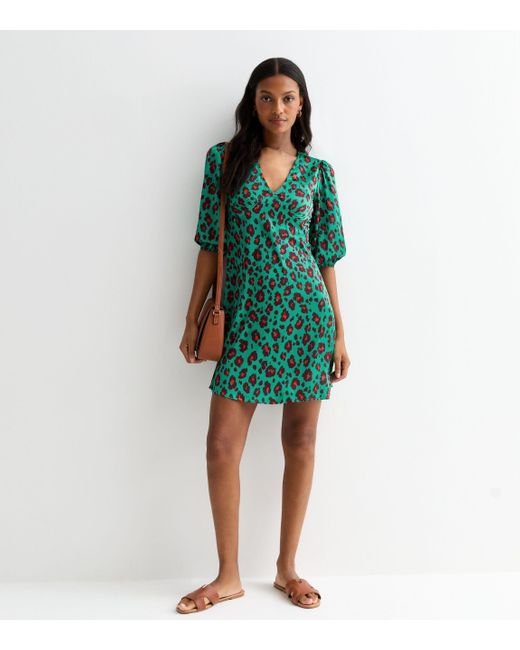 Gini London Groen V-hals Shift Mini-jurkje Met Dierenprint in het Green