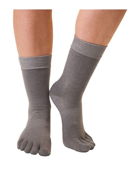 Toetoe Gray Ladies Outdoor Soft Wool Moisture Wicking Mid Calf Toe Socks for men