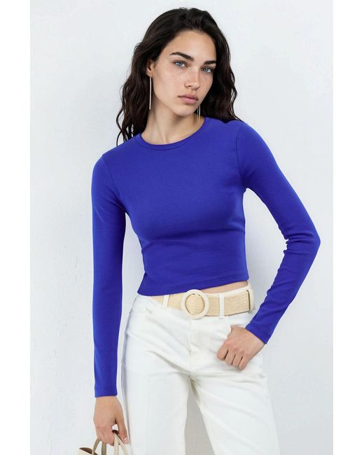 Busem Blue Slim Fit Long Sleeved Crop Top With Crew Neck