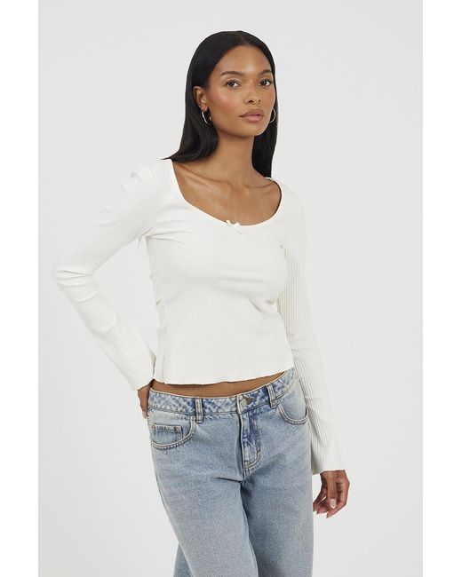 Brave Soul White Ribbed Scoop Neck Top With Lettuce Hem