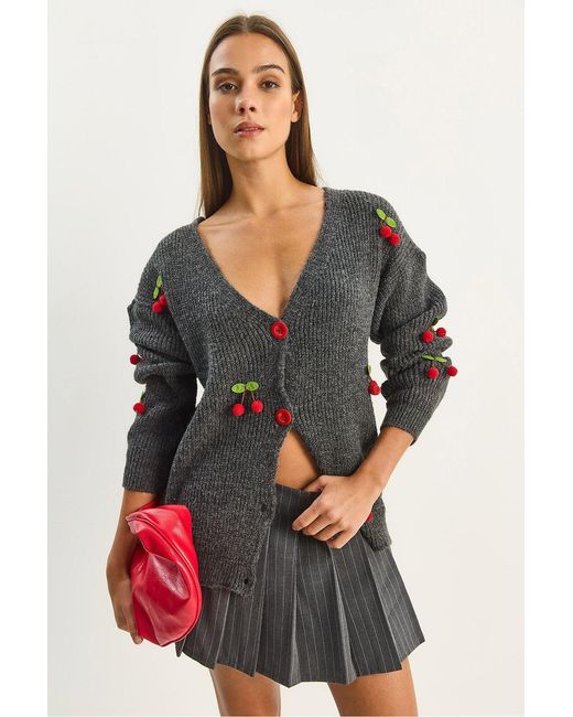 Bianco Lucci V-Neck Fruit Embroidered Knitwear Cardigan