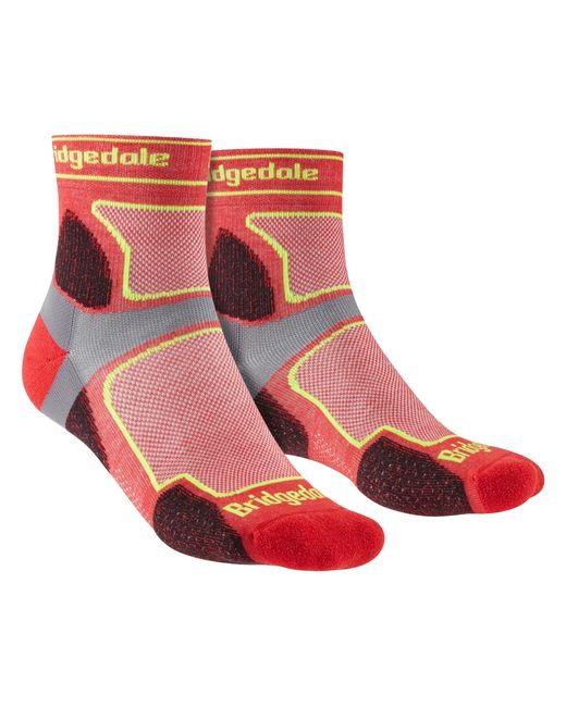 Bridgedale Red Trail Running Ultralight T2 Coolmax Sport 3/4 Crew Socks for men