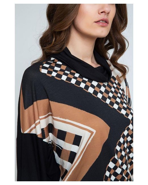 Conquista Natural Geometric Print Batwing Top
