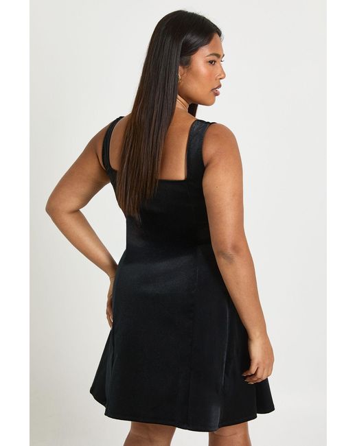 Boohoo Black Plus Velvet Square Neck Skater Dress