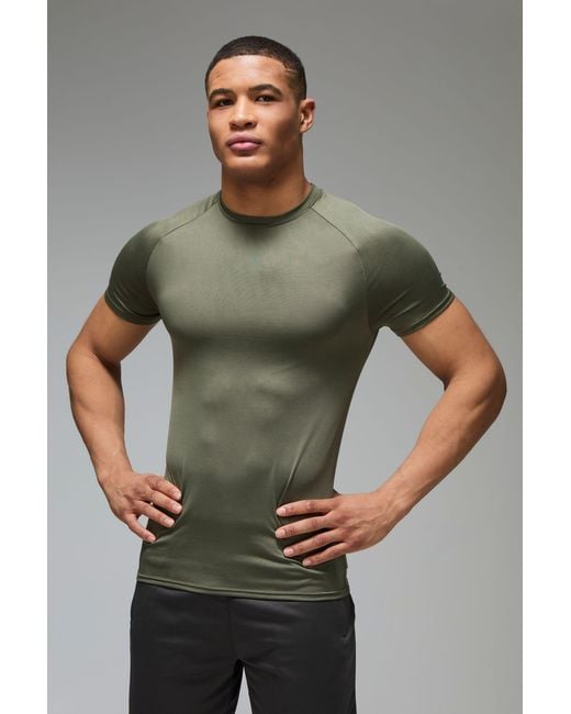 BoohooMAN Green Active Lightweight Essentials Workout Muscle Fit Raglan T-Shirt for men