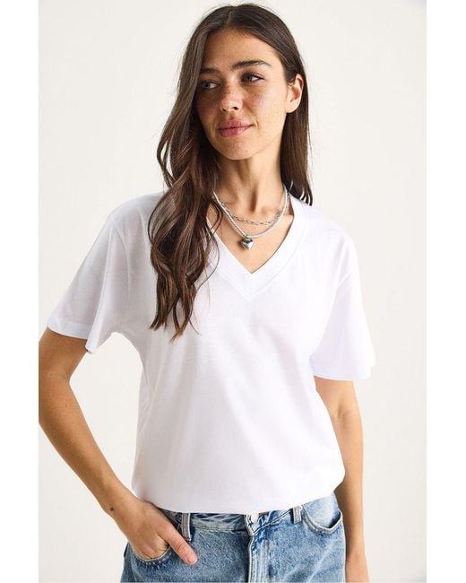 Bianco Lucci White Comfort Fit V-Neck Combed Cotton T-Shirt