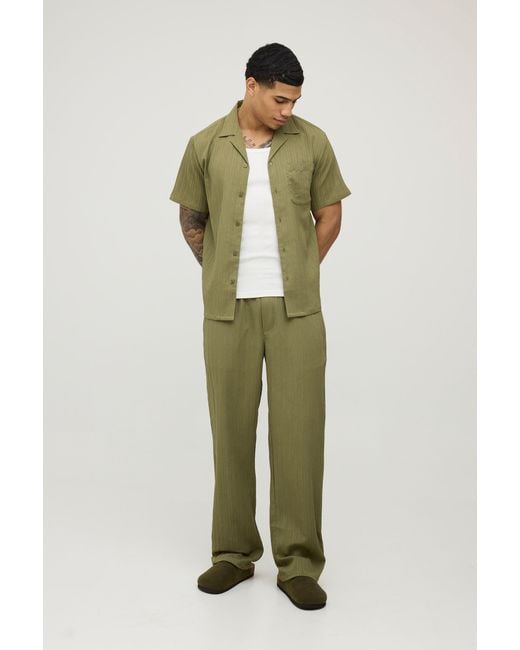 BoohooMAN Green Regular Fit Deep Revere Irregular Pleat Shirt And Trouser Set for men