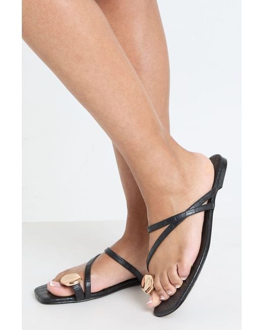 Boohoo White Trim Toe Post Sandals