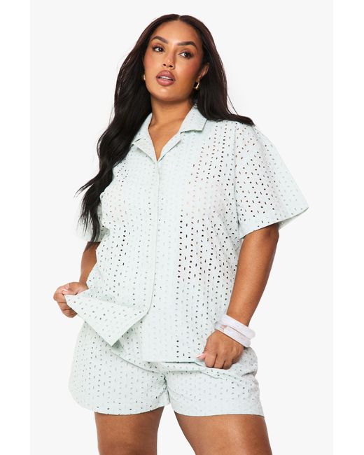 Boohoo White Plus Broderie Flippy Short
