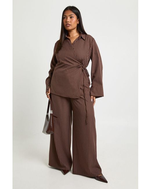 Boohoo Brown Plus Striped Woven Pleated Wide Leg Trouser