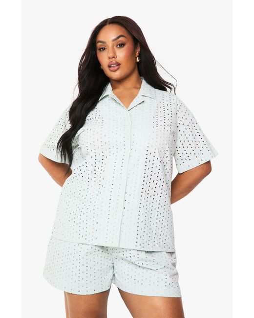 Boohoo White Plus Broderie Flippy Short